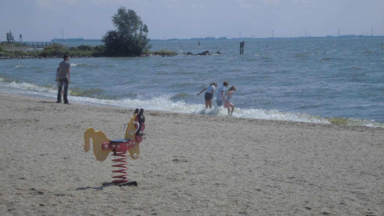 Vakantiepark 'T Urkerbos - Kabouterhuisje Kültér fotó